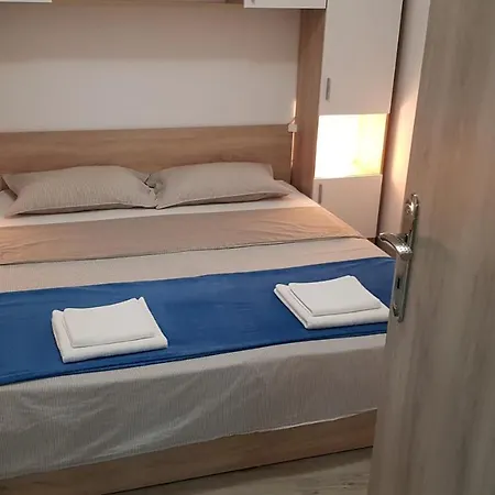 Apartma Mg *